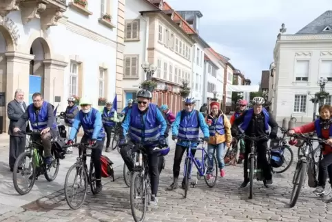 Start in Landau zur Werbetour für Europa. In Weißenburg wurden die Radler herzlich begrüßt. Foto: Iversen