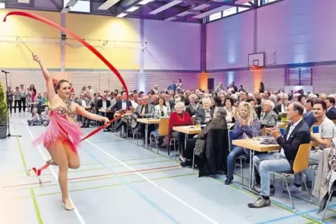 Festabend am Samstag: Unter anderem die frühere deutsche Meisterin in rhythmischer Sportgymnastik Jana Berezko-Marggrander sorgt