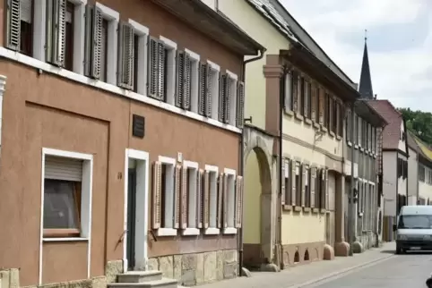 Alte Gebäude in der Lambsheimer Hauptstraße. Seit vielen Jahren schon will die Gemeinde etwas zur Aufwertung ihrer Denkmalzone t