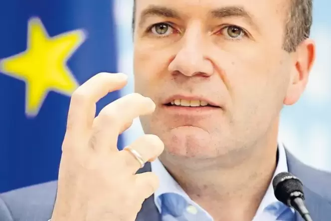 »ich will keinen Superstaat«, sagt Manfred Weber. Er will 1000 überflüssige Gesetze der EU streichen.