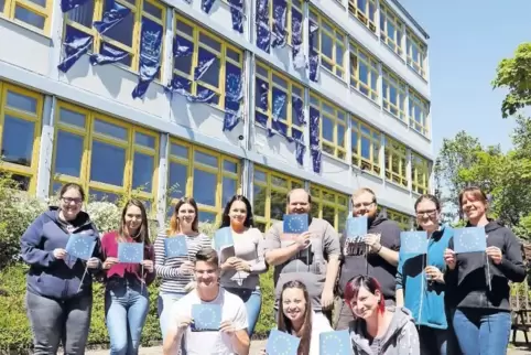Flagge zeigen für Europa: Lehrkräfte der BBS.