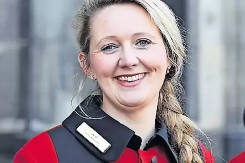 Eine von vier Neuen: Andrea Petzenhauser empfindet die Aufgabe, in der Kathedrale für Ordnung zu sorgen, als große Ehre.
