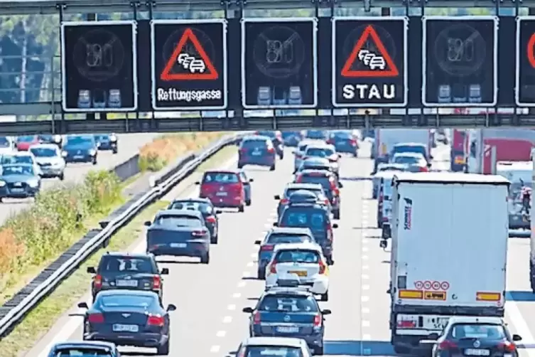 Die App soll helfen, Verkehrsstr&ouml;me bei Staus besser zu lenken &ndash; unser Bild entstand in Bayern.