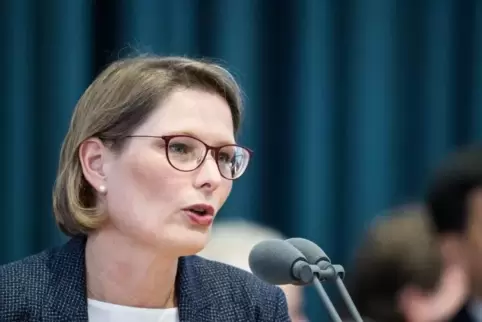 Spricht von einer „modernen, vielleicht der modernsten Kita-Gesetzgebung in Deutschland“: Ministerin Hubig  Foto: dpa