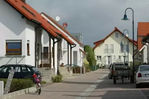 Die Anwohner im Storchennest wollen den Bordstein lieber nicht absenken lassen.  ArchivFoto: VAN