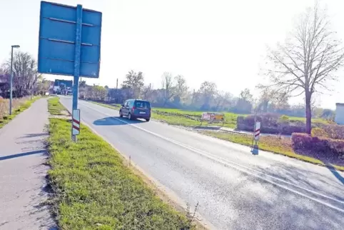 In diesem Bereich zwischen Dorf und Autobahn könnte Fußgönheim wachsen. Damit es auch formal passt, treten die Nachbarn aus Maxd