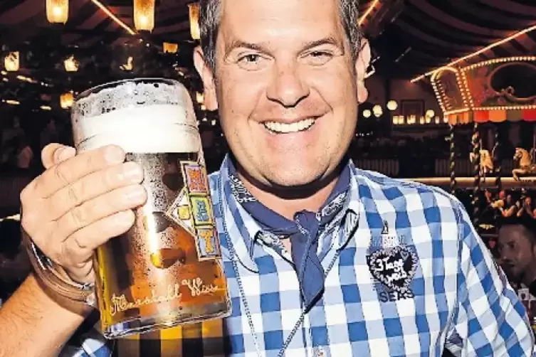 Darf nun auch den Titel „Bierkönig“ verwenden: Partysänger Peter Wackel.