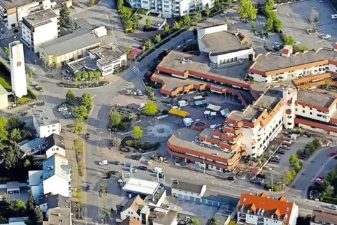 Das Zentrum von Limburgerhof: der Burgunder Platz mit Rathaus.