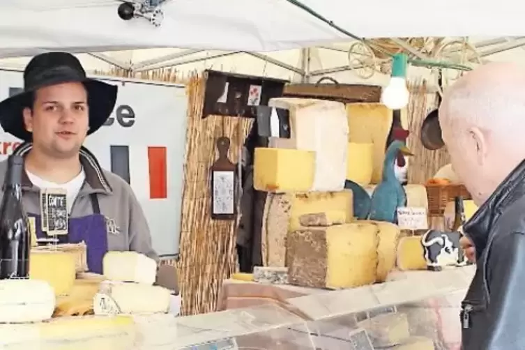 Französischer Käse in seiner ganzen Vielfalt wird von Donnerstag bis Samstag ebenfalls an den Ständen angeboten.