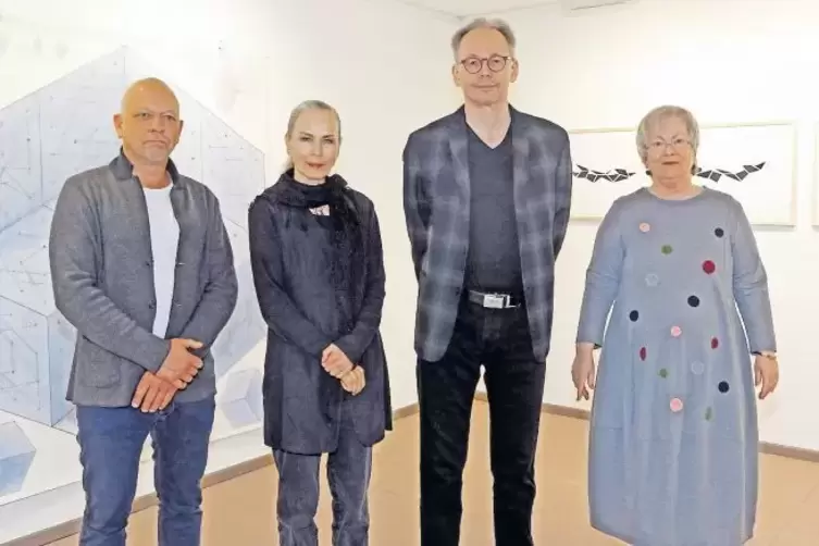 Sie treffen in der Vielfalt und Gemeinsamkeit ihres künstlerischen Schaffens im Museum Pachen aufeinander (v.li.): : Ulrich Schr