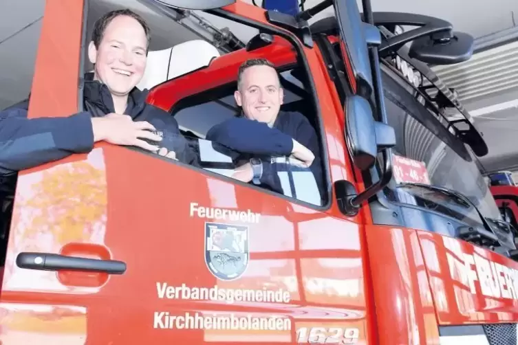 Jeder Einsatz ist eine neue Herausforderung: Jens Geißler (links), Wehrführer der Feuerwehr Kirchheimbolanden, und Oliver Schmit