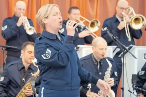 Das zwölfköpfige Jazz-Emsemble The Ambassadors von den US-Streitkräften aus Ramstein (hier ein Archivbild) verwöhnt das Publikum