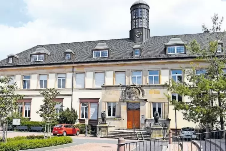 Den Umzug in das frühere Verwaltungsgebäude der Zuckerfabrik lobt Musikschulleiterin Mechthilde Wieder-Fücks als „kluge Entschei