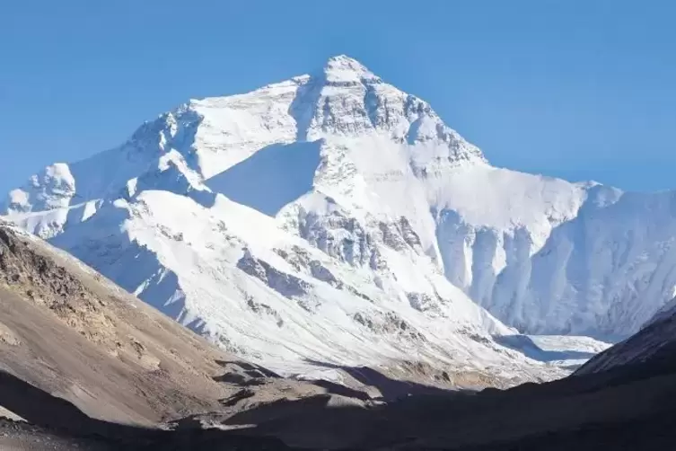 8848 Meter ist der Mount Everest hoch. Es ist der höchste Berg der Erde. Ortsbürgermeisterkandidat Rainer Bahnemann vergleicht d