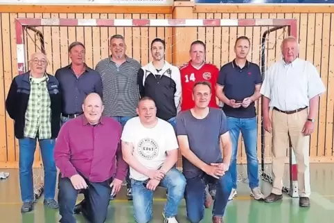 Die B-Jugend der TSG Mutterstadt – heute. Hintere Reihe von links:Co-Trainer Adolf Zimmer, Stefan Klingel, Steffen Zimmer, Olive