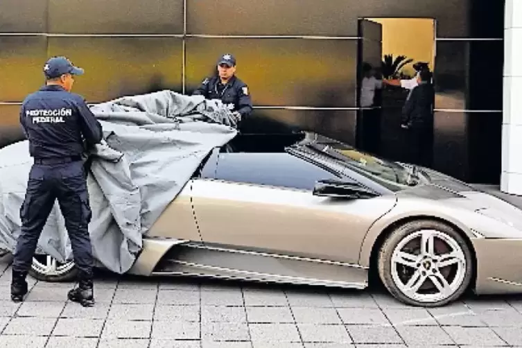 Im Angebot: ein Lamborghini Murciélago.