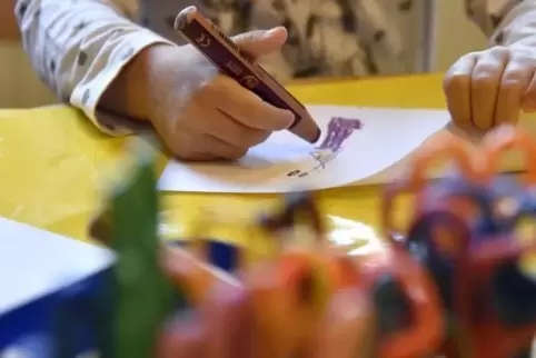 Dass die Stadt noch weitere Kindertagesstätten bauen muss, darin sind sich die Frankenthaler Parteien einig. Foto: BOLTE