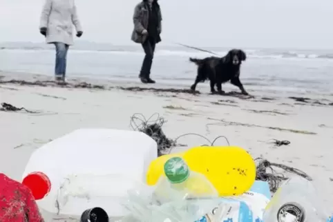 In den Europawahlprogrammen einiger Parteien wird dem Plastikmüll der Kampf angesagt. Unser Bild zeigt gesammelte Abfälle an ein