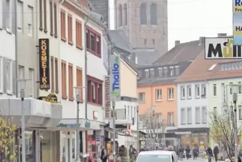 Seit Monaten wird in den Ausschüssen diskutiert, wie man den Verkehr aus der Fußgängerzone heraushalten kann. In der Rosengarten