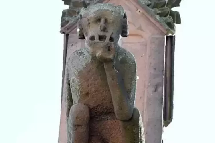 Satansfigur mit Widderkopf und hauer&auml;hnlichen Unterz&auml;hnen.  Foto: Linzmeier-Mehn