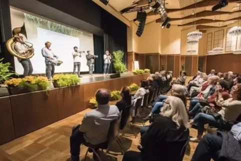 Unter anderem die Wandermusikanten (unser Bild) unterhielten die Zuhörer beim Deutsch-Brasilianischen Abend im Congresscentrum i