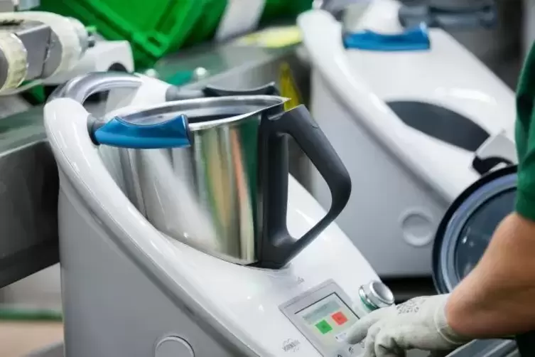 Blick in die Thermomix-Fabrik von Vorwerk in Wuppertal. Foto: dpa