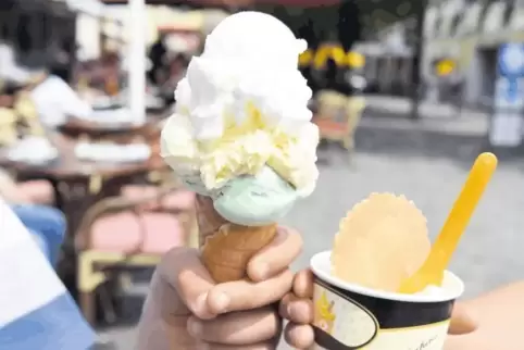 Im Sommer sind vor allem fruchtig-frische Eissorten beliebt – oder die zeitlosen Klassiker.