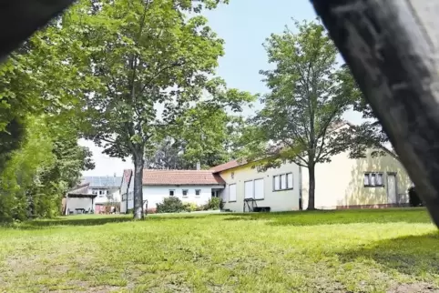 Will die Ortsgemeinde von der Kirchengemeinde kaufen: das Gelände mit dem Pfarrheim in der Johann-Walter-Straße in Dudenhofen.