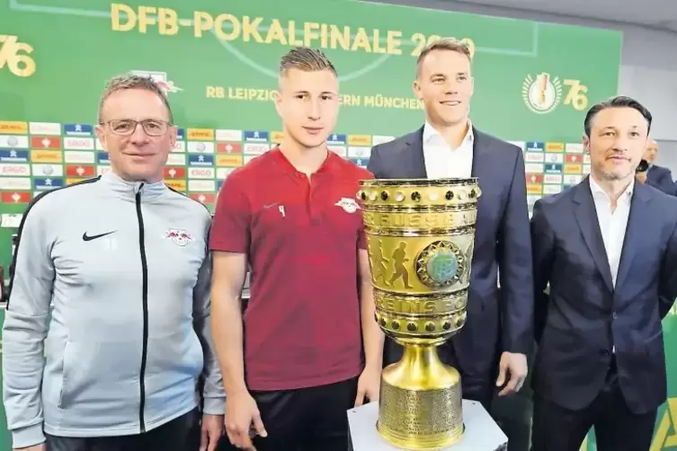 Sie wollen den Cup: Ralf Rangnick, Willi Orban, Manuel Neuer und Niko Kovac (von links).