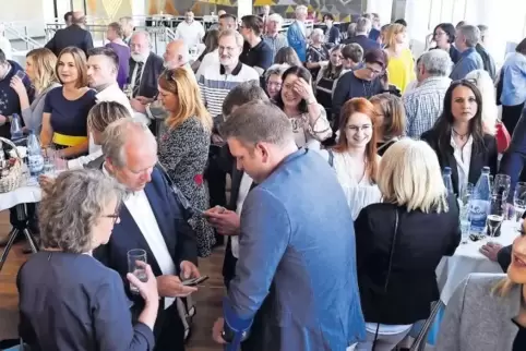 Dass AfD und Grüne im Stadtrat beinahe gleich stark sein werden, sorgt bei vielen für Entsetzen.