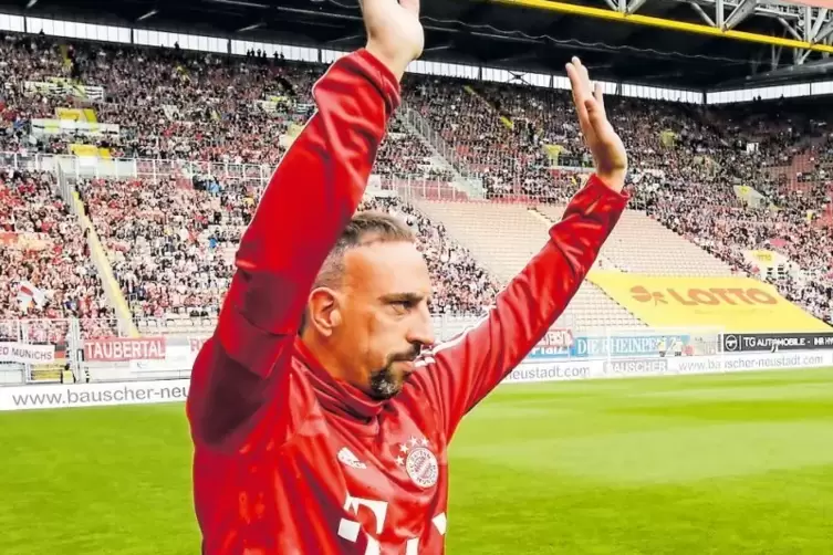 Franck Ribéry bekam auf dem „Betze“ Szenenapplaus.