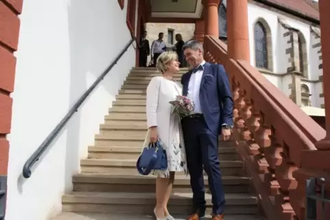 Frisch vermählt: Sabine und Markus Merk.  Foto: jele