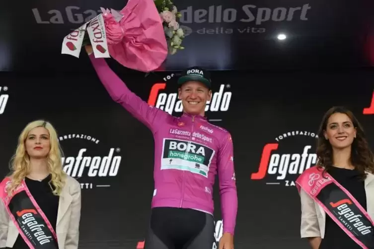 Pscal Ackermann gewinnt das lila Trikot des punktbesten Fahrers beim Giro d’Italia. Foto: dpa 