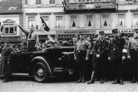 Gauleiter Josef Bürckel (links im Auto) war unter anderem für die Deportation der pfälzischen Juden verantwortlich.