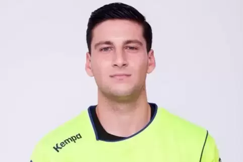 Martin Tomovski stand 2016 bei der Junioren-EM und 2017 bei der Männer WM für Mazedonien im Tor. Ab Juli hütet er den Kasten des
