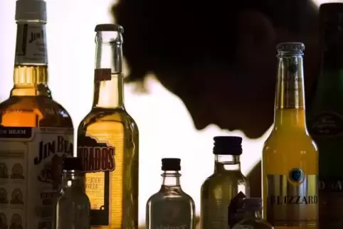 In Rheinland-Pfalz ging die Zahl der Jugendlichen, die mit Alkoholvergiftung im Krankenhaus landeten, leicht zurück.  Foto: dpa