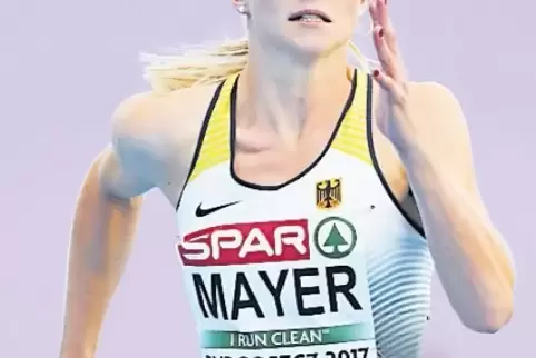 Sina Mayer weiß nicht, wo ihre Schmerzen und muskulären Probleme herkommen.