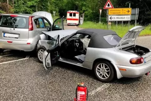 Auf dem Weg nach Johanniskreuz kam es zur Kettenreaktion mit dem Zusammenprall dreier Autos.  Foto: Polizei