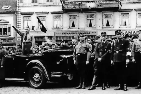 Gauleiter Josef Bürckel (links im Auto) war unter anderem für die Deportation der pfälzischen Juden verantwortlich.