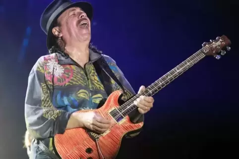 Immer noch ein Meister an der Gitarre: Carlos Santana. Foto: dpa