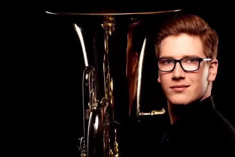Constantin Hartwig, 1992 in Neustadt geboren, ist am Pfingstmontag als Solist an der Seite des Kurpfälzischen Kammerorchesters i