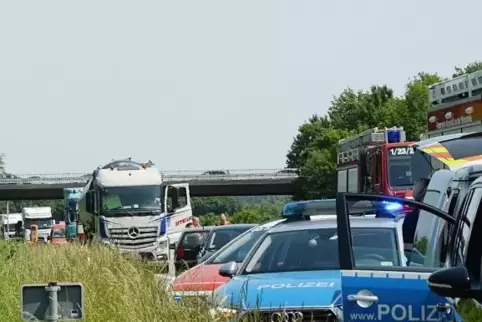 Am Dienstag gab es auf der A 65 einen schweren Unfall.  Foto: Linzmeier-Mehn