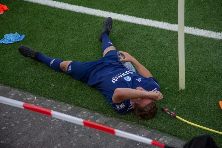 fussball_weltrekord_dauerkicken_sf_winterbach_-03.JPG
