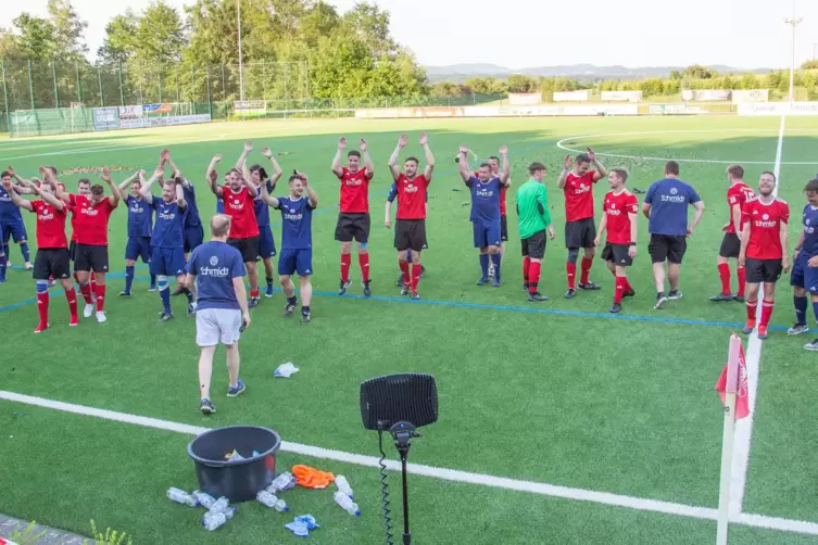 fussball_weltrekord_dauerkicken_sf_winterbach_-20.JPG