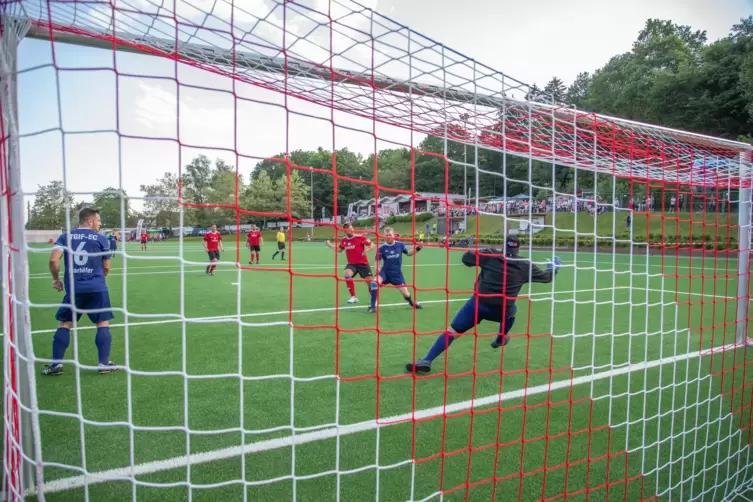 fussball_weltrekord_dauerkicken_sf_winterbach_-05.JPG