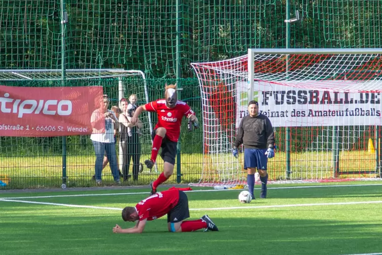 fussball_weltrekord_dauerkicken_sf_winterbach_-04.JPG