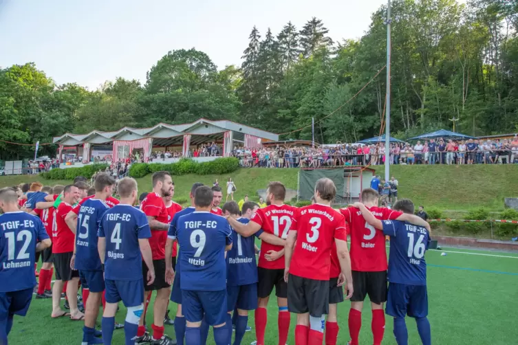 fussball_weltrekord_dauerkicken_sf_winterbach_-16.JPG