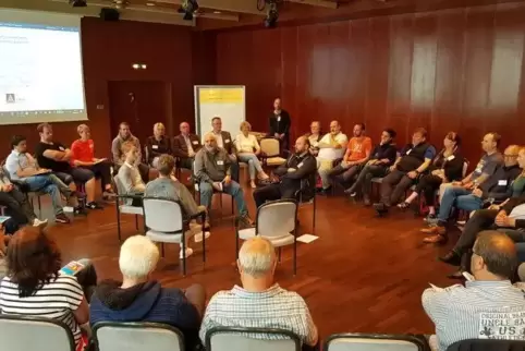 Diskussion über Mitbestimmung bei der IG Metall.  Foto: DOMKE/FREI