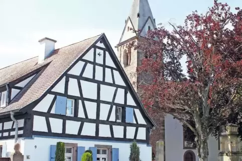 Steinerne Relikte im Vorgarten: In der Ludwigstraße 9 wird römische Geschichte greifbar.