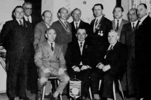 25. März 1959: Die Gründungsmitglieder der neuen Abteilung des SV Studernheim posieren fürs Gruppenfoto.  Foto: verein/frei